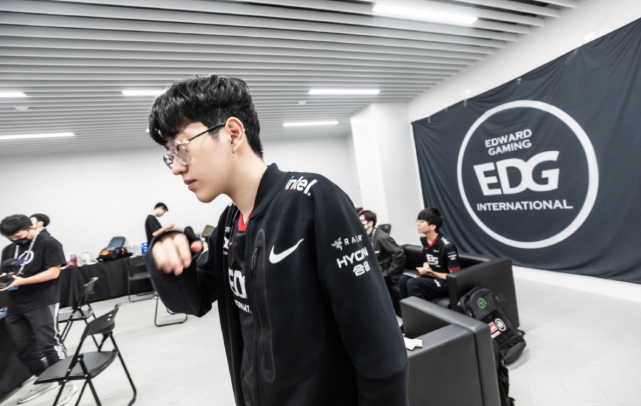 与用户轻信 与用户轻信